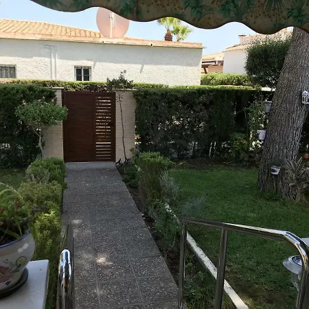 Casa Con Terraza Nyaraló